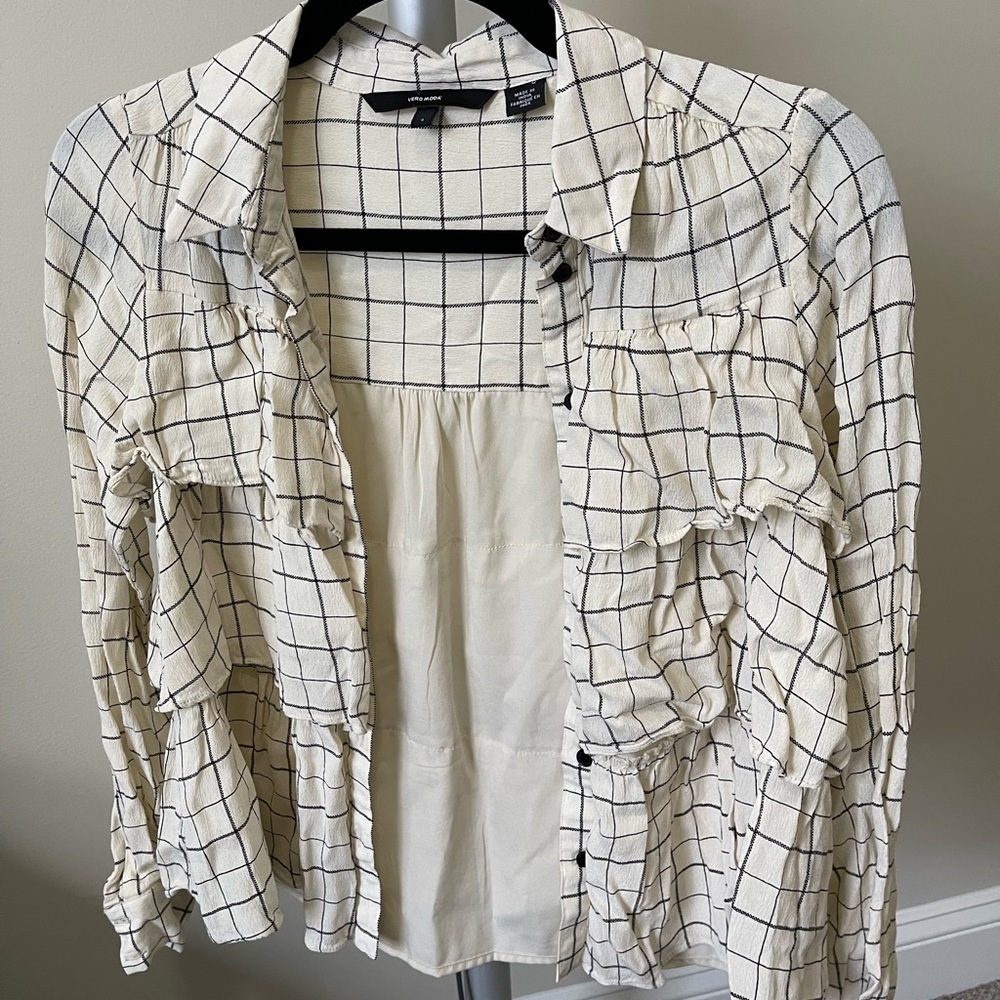 Ruffled layer long sleeve top